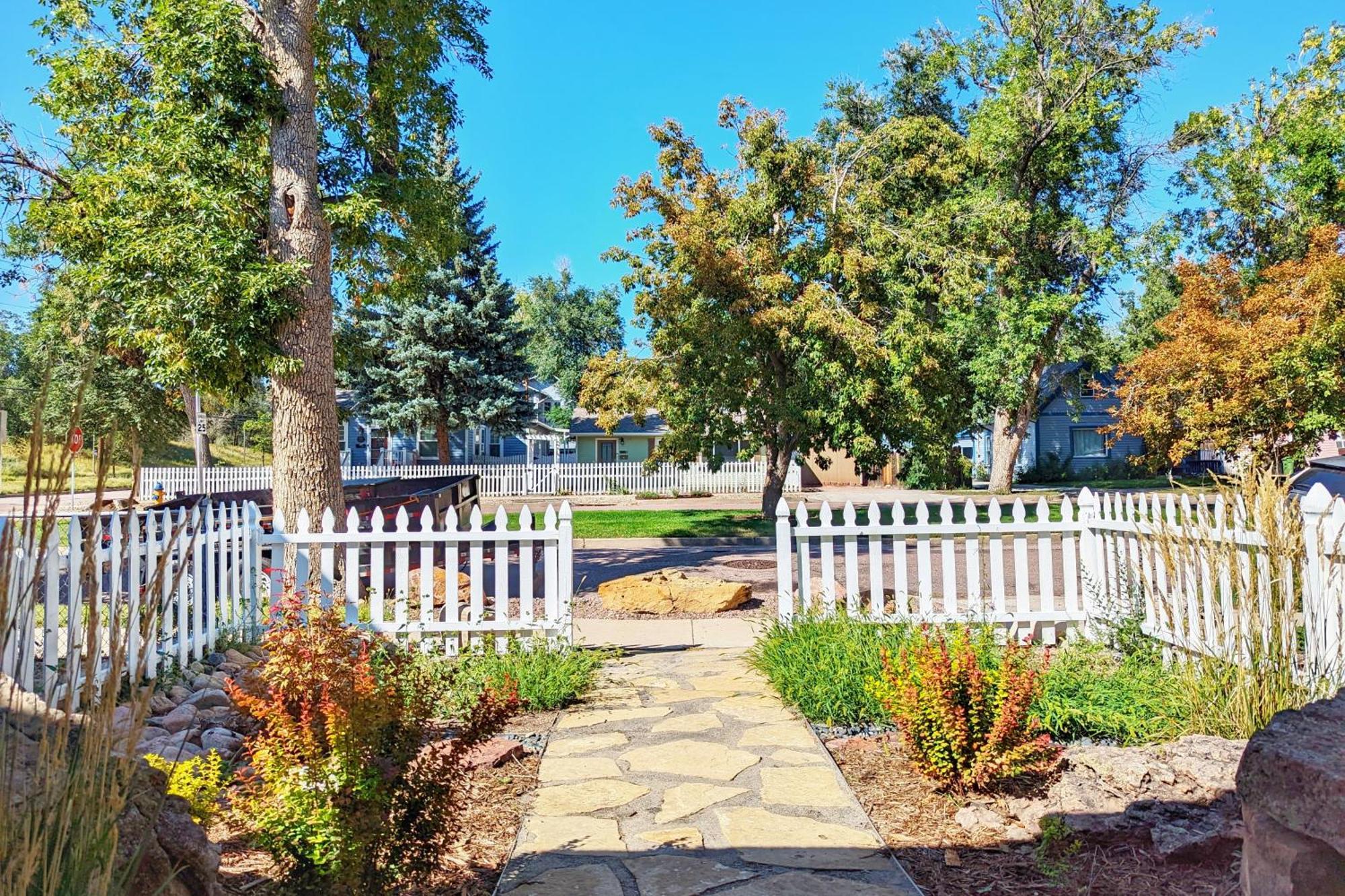 Cute Cozy Bungalow 0.5 Miles From Downtown. Fire Pit And Bbq Grill In Fully-Fenced Backyard! Villa Colorado Springs Exterior photo